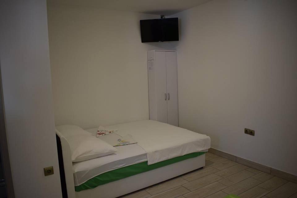 Apartmani Celjak Pag Town Eksteriør bilde